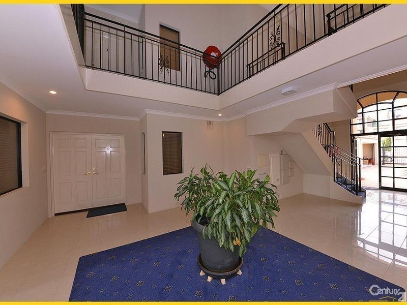 4/6 Itea Place, Mindarie WA 6030