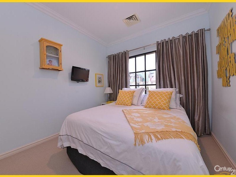 4/6 Itea Place, Mindarie WA 6030