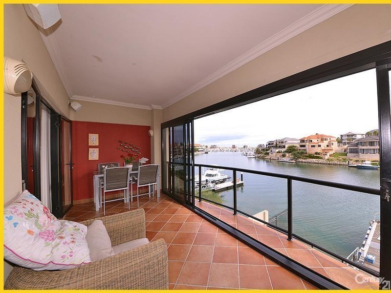4/6 Itea Place, Mindarie WA 6030