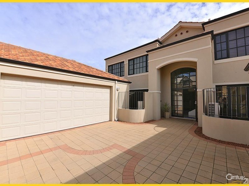 4/6 Itea Place, Mindarie WA 6030