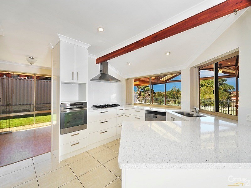 90 Glencoe Loop, Kinross WA 6028