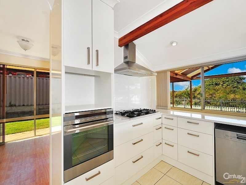 90 Glencoe Loop, Kinross WA 6028