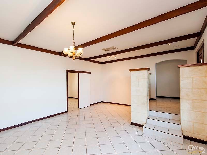 7 Roe Court, Padbury WA 6025