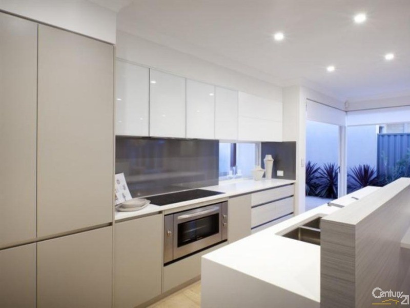 18 Hollington Boulevard, Alkimos WA 6038