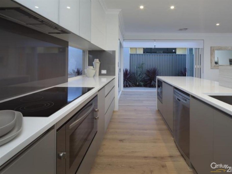 18 Hollington Boulevard, Alkimos WA 6038