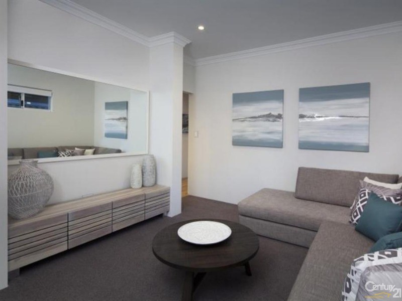 18 Hollington Boulevard, Alkimos WA 6038