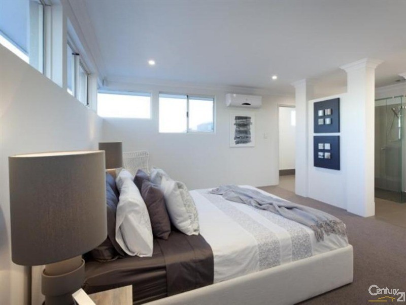 18 Hollington Boulevard, Alkimos WA 6038