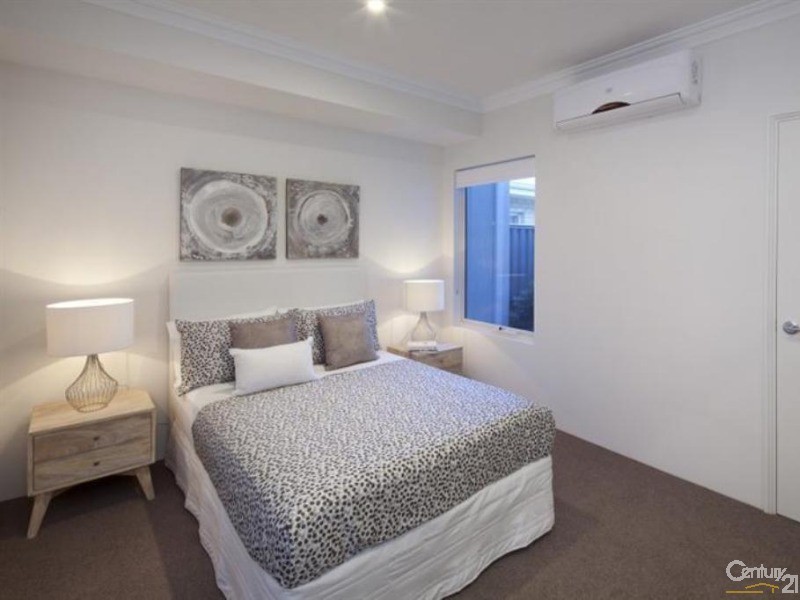 18 Hollington Boulevard, Alkimos WA 6038