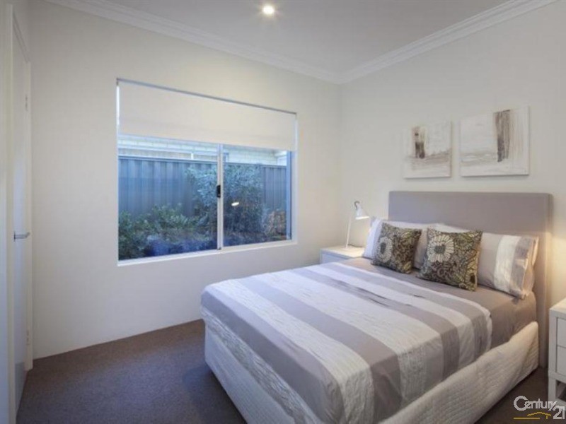 18 Hollington Boulevard, Alkimos WA 6038