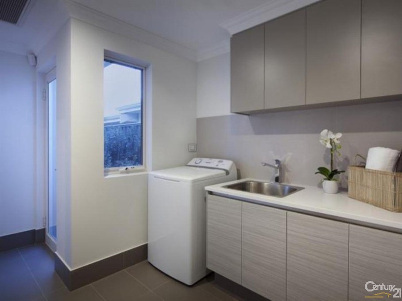 18 Hollington Boulevard, Alkimos WA 6038