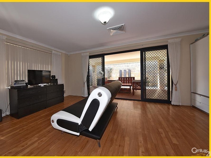 20 Bantry Bend, Mindarie WA 6030