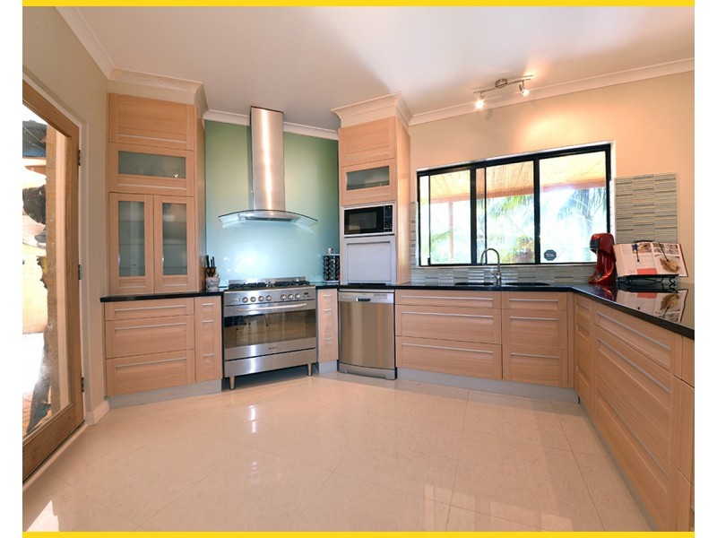 17 Gateshead Loop, Mindarie WA 6030