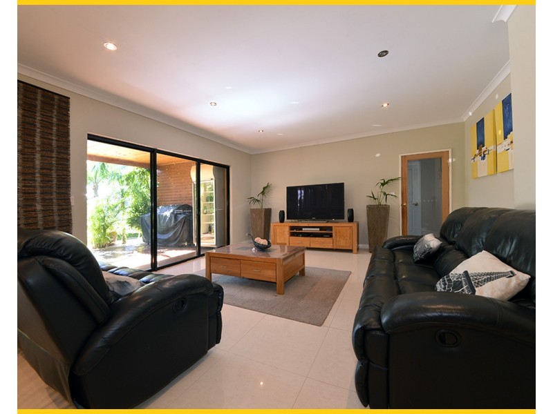 17 Gateshead Loop, Mindarie WA 6030