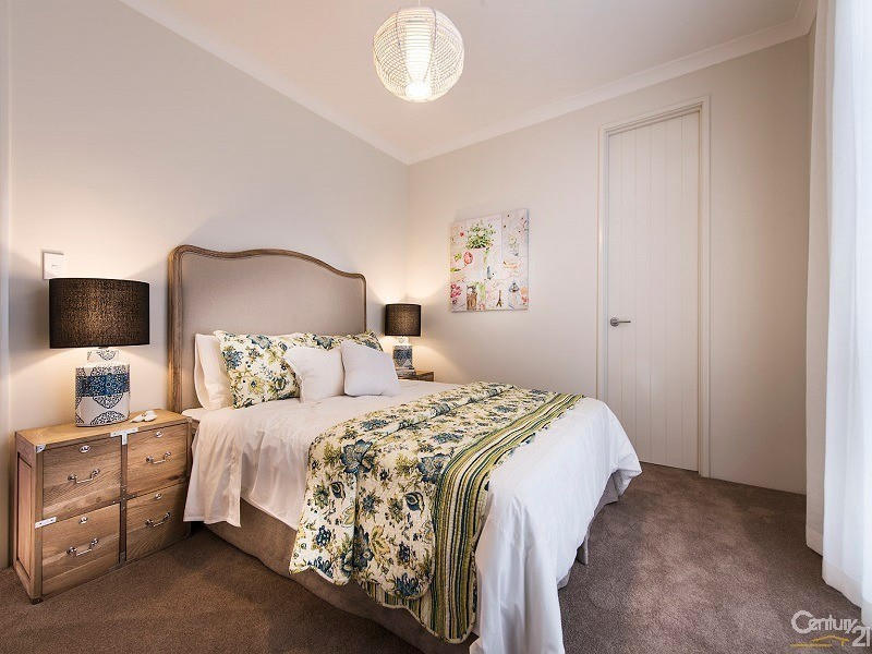 33 Nomad Drive, Clarkson WA 6030