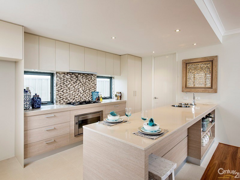 33 Nomad Drive, Clarkson WA 6030