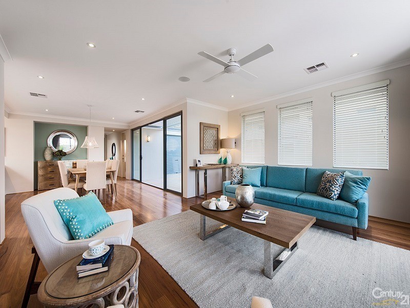 33 Nomad Drive, Clarkson WA 6030