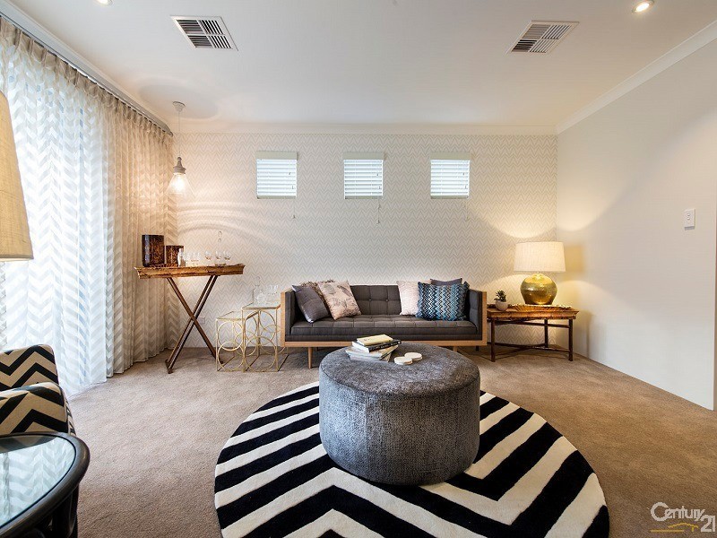 33 Nomad Drive, Clarkson WA 6030