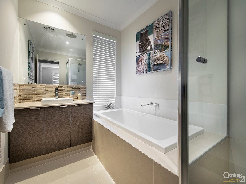 33 Nomad Drive, Clarkson WA 6030