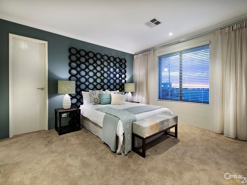 33 Nomad Drive, Clarkson WA 6030