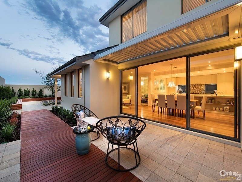 33 Nomad Drive, Clarkson WA 6030
