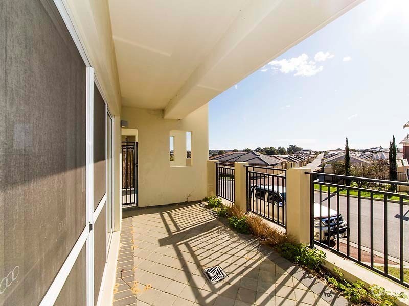 27/10 Pavonia Link, Clarkson WA 6030