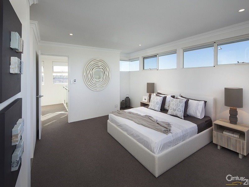 18 Hollington Boulevard, Alkimos WA 6038