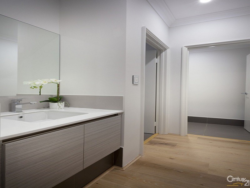 18 Hollington Boulevard, Alkimos WA 6038