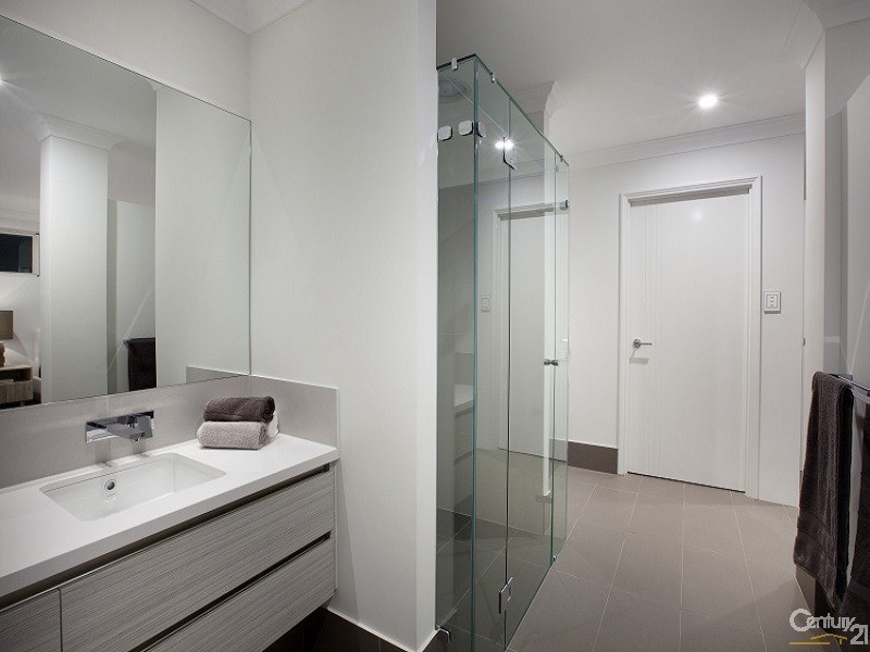 18 Hollington Boulevard, Alkimos WA 6038