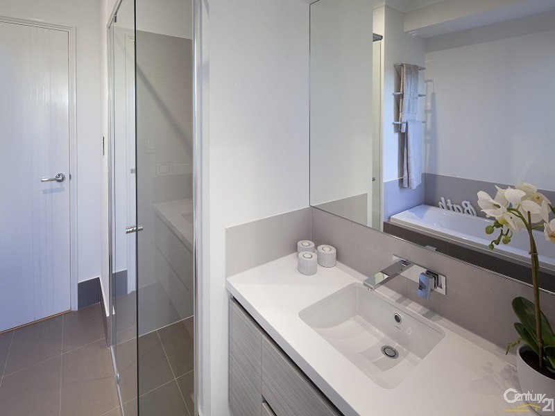 18 Hollington Boulevard, Alkimos WA 6038