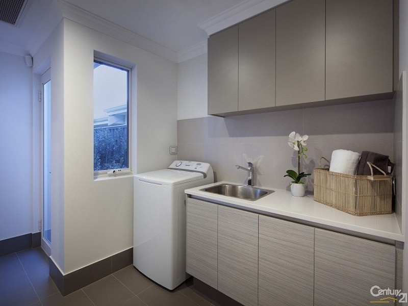 18 Hollington Boulevard, Alkimos WA 6038