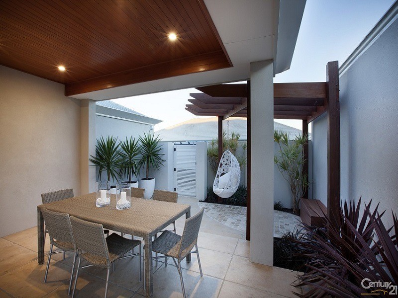 18 Hollington Boulevard, Alkimos WA 6038