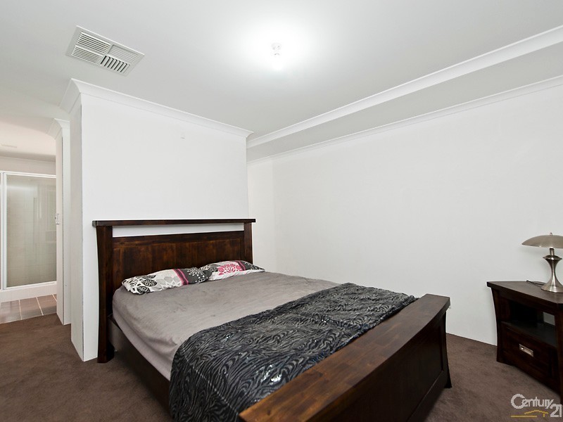 8  Headsail Brace, Alkimos WA 6038