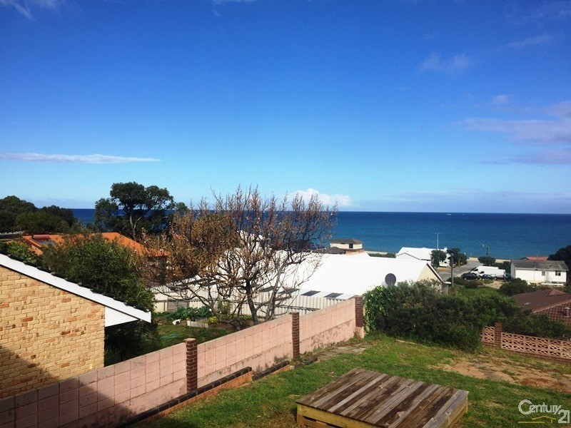 15 Ashley Avenue, Quinns Rocks WA 6030