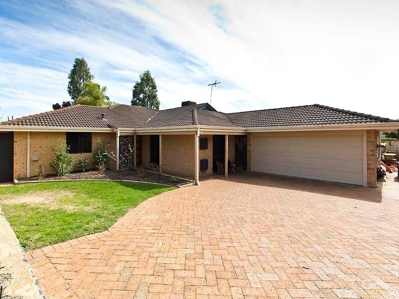 12 Inglis Court, Kingsley WA 6026
