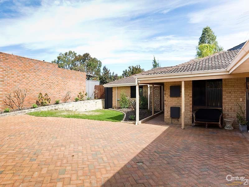 12 Inglis Court, Kingsley WA 6026