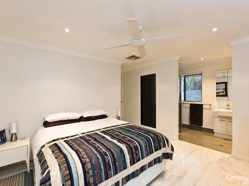 12 Inglis Court, Kingsley WA 6026