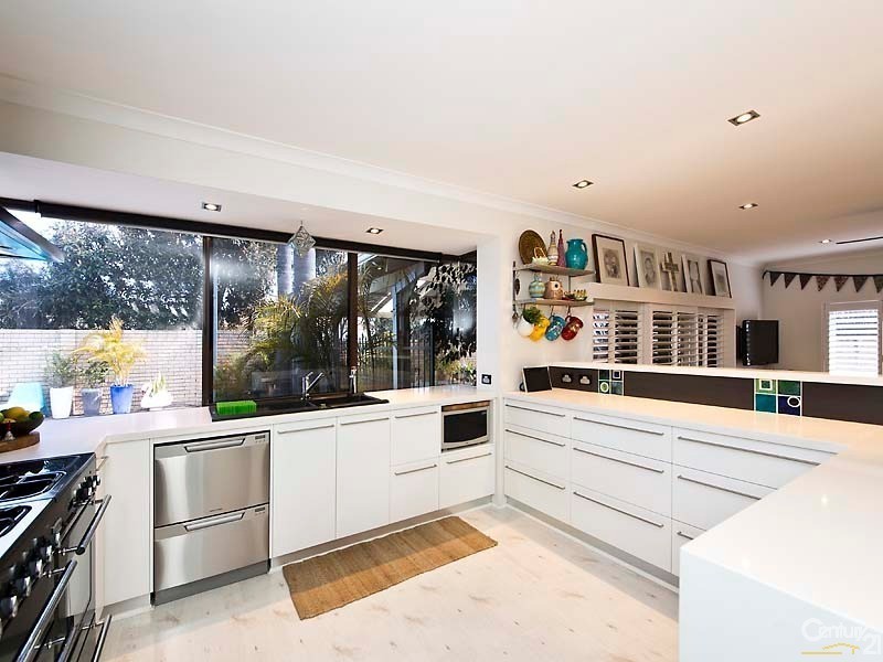 12 Inglis Court, Kingsley WA 6026