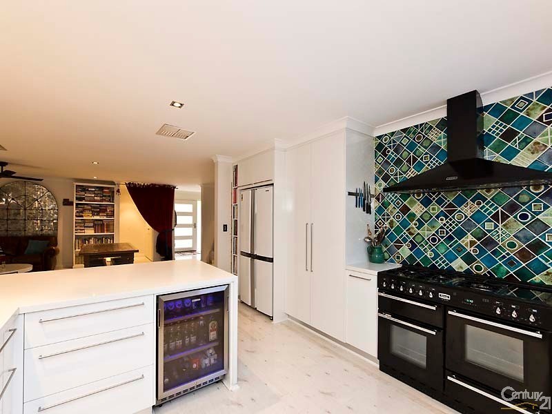 12 Inglis Court, Kingsley WA 6026