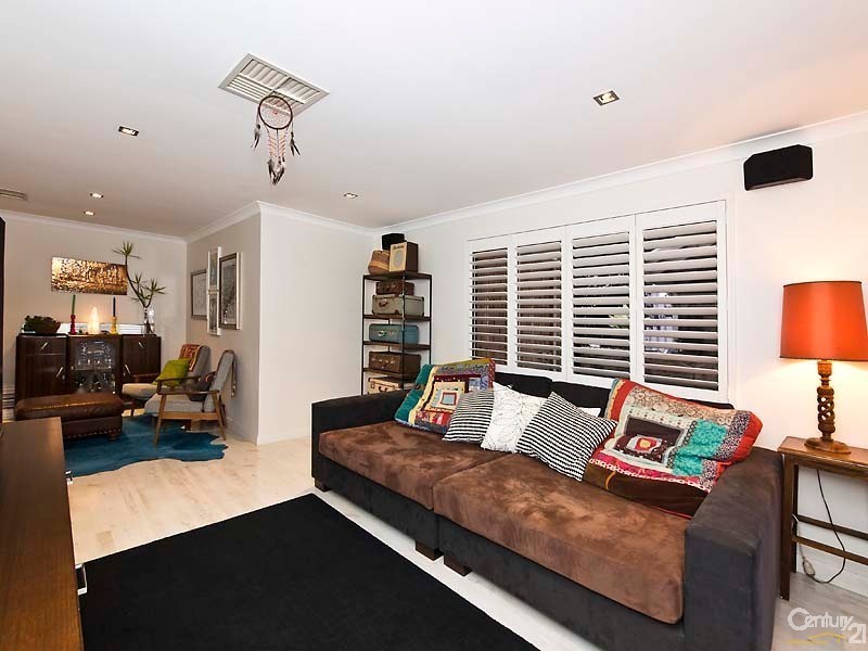 12 Inglis Court, Kingsley WA 6026