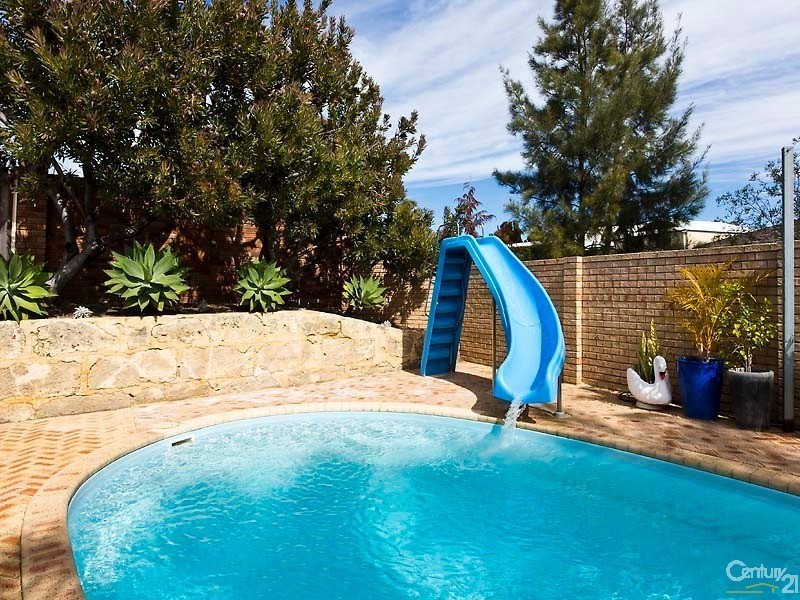 12 Inglis Court, Kingsley WA 6026