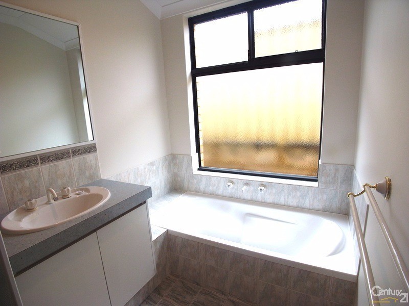 52  Wadhurst Road, Butler WA 6036