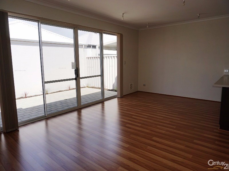 8 Portsalon Parkway, Butler WA 6036