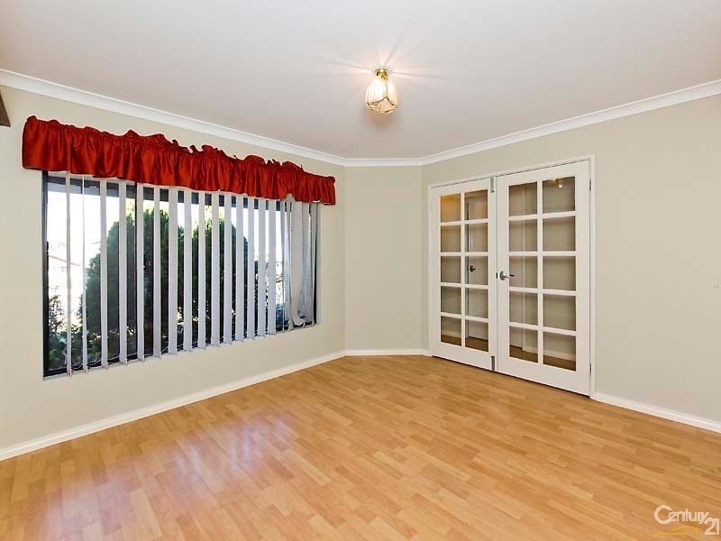 15  Carwoola Circle, Carramar WA 6031