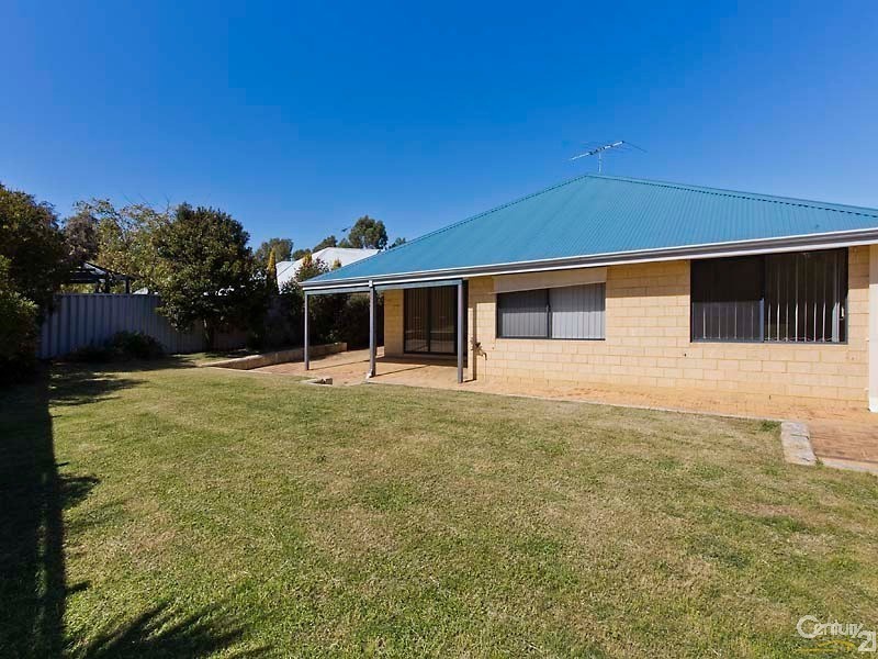 15  Carwoola Circle, Carramar WA 6031