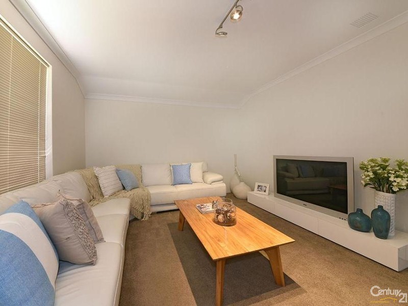 4 Samsun Way, Mindarie WA 6030