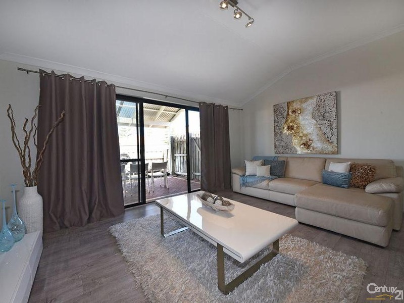 4 Samsun Way, Mindarie WA 6030