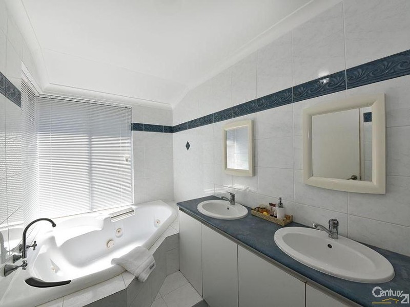 4 Samsun Way, Mindarie WA 6030