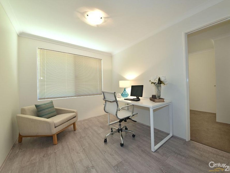 4 Samsun Way, Mindarie WA 6030