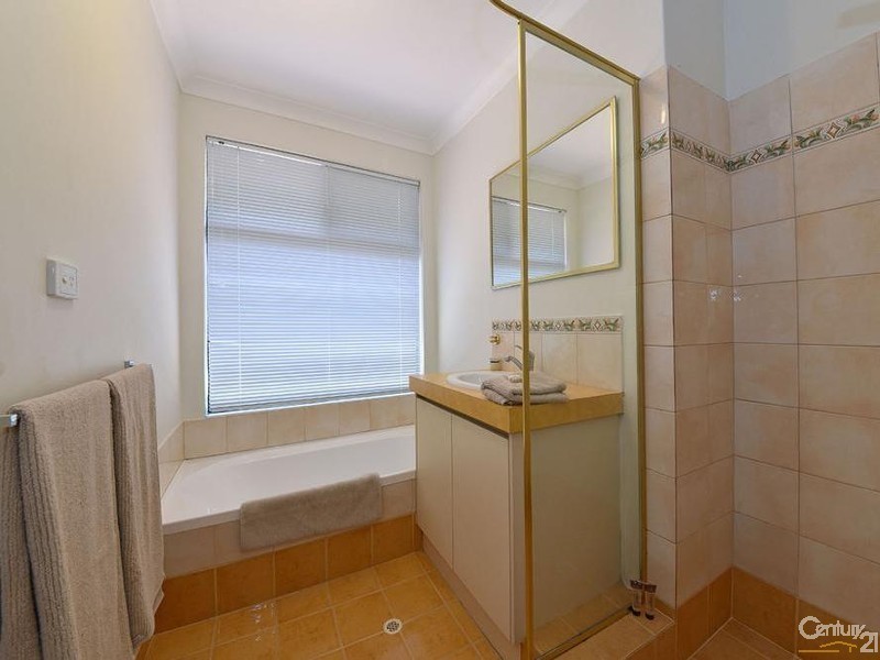 4 Samsun Way, Mindarie WA 6030