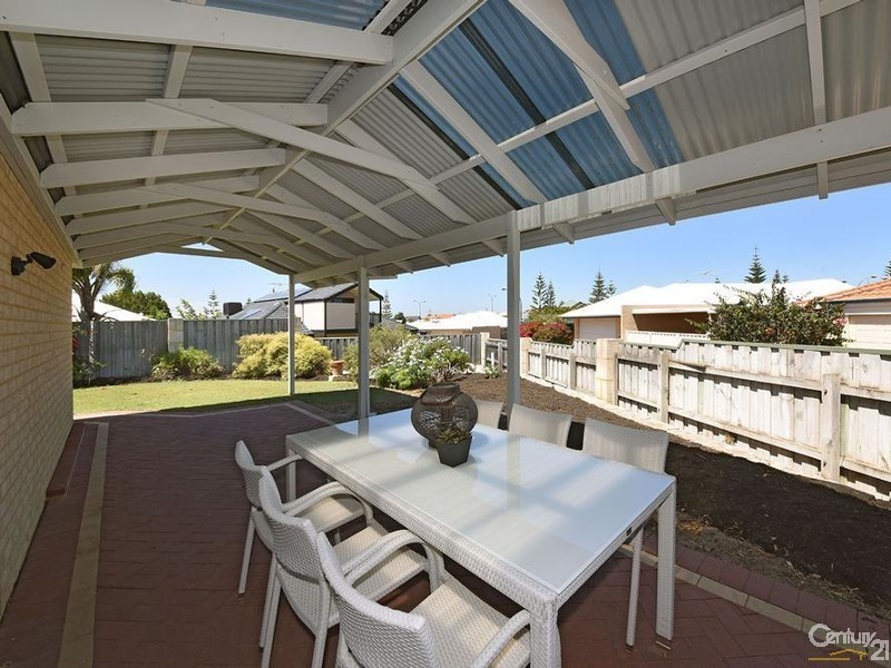 4 Samsun Way, Mindarie WA 6030